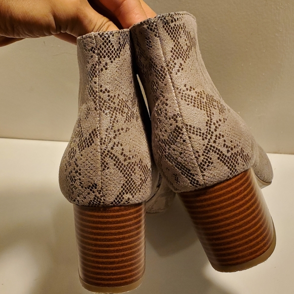 Snakeskin print booties - Picture 7 of 7